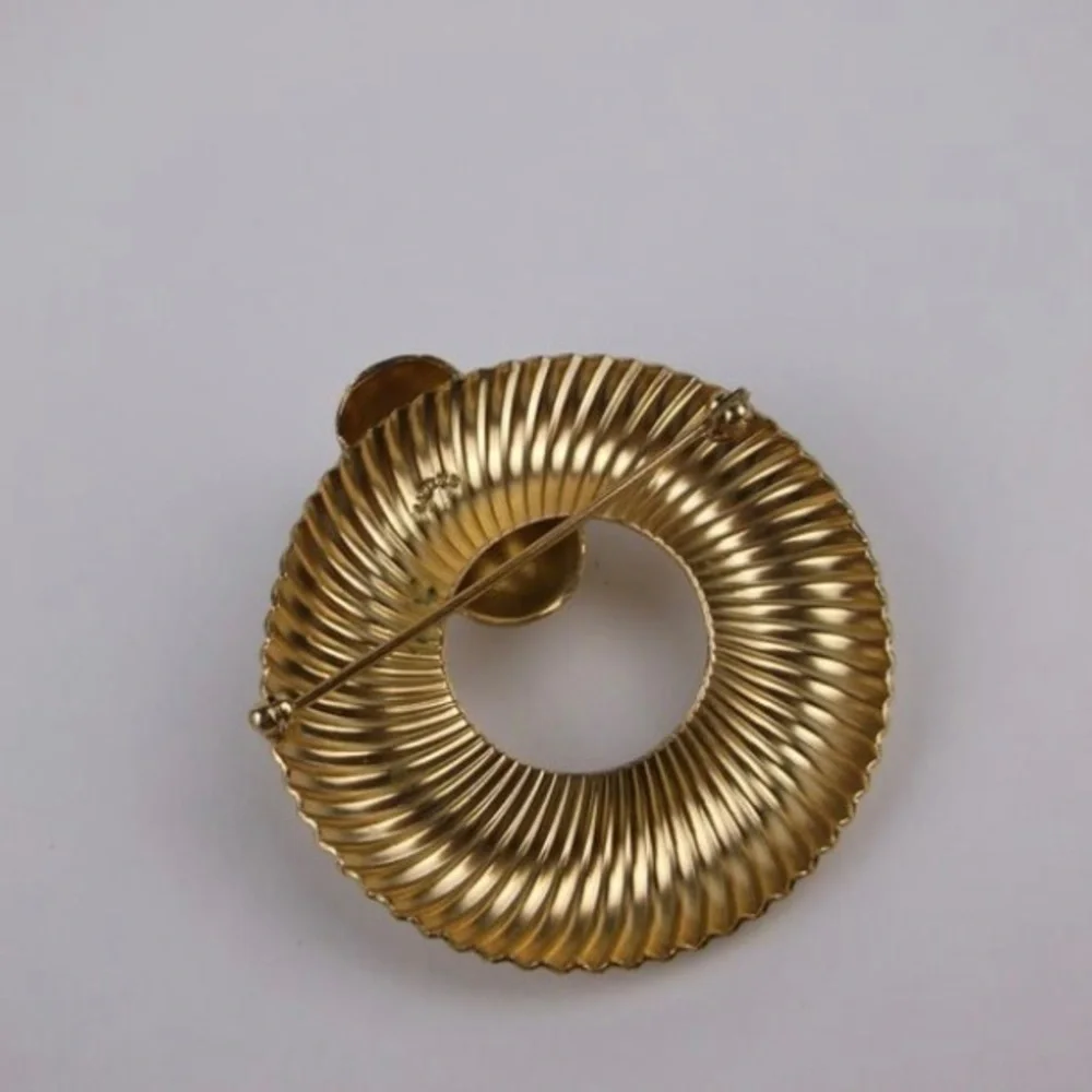 Vintage 1970s Napier Gold Tone‎ Brooch
